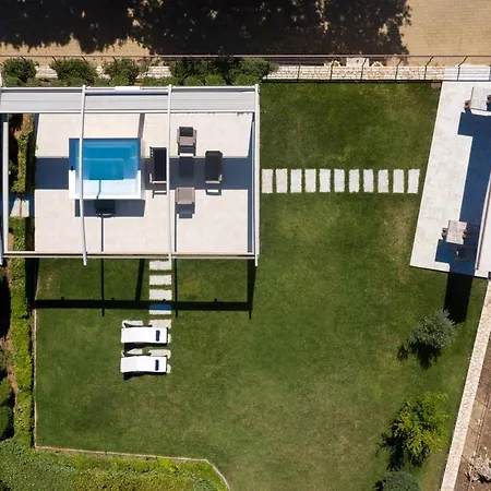 Stolidi Mou Treehouse *